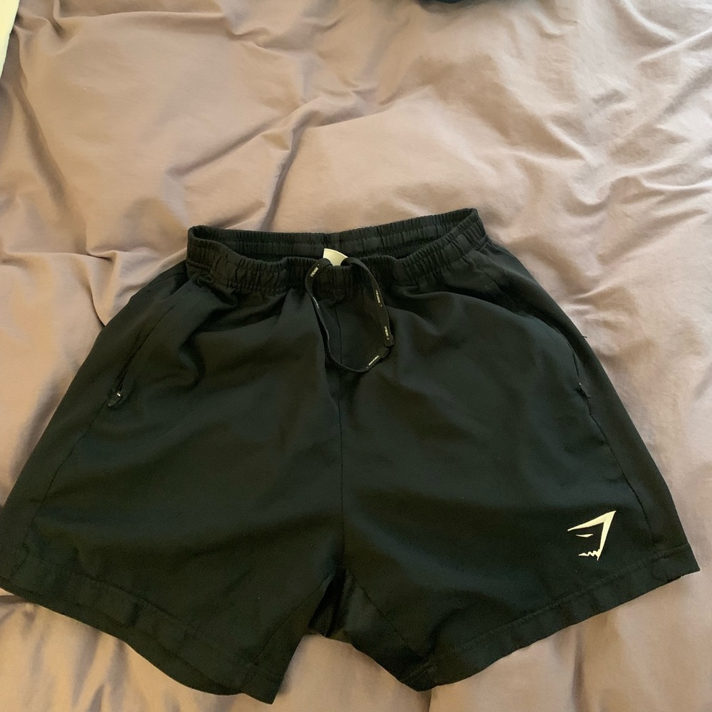 Men’s gym shark shorts black